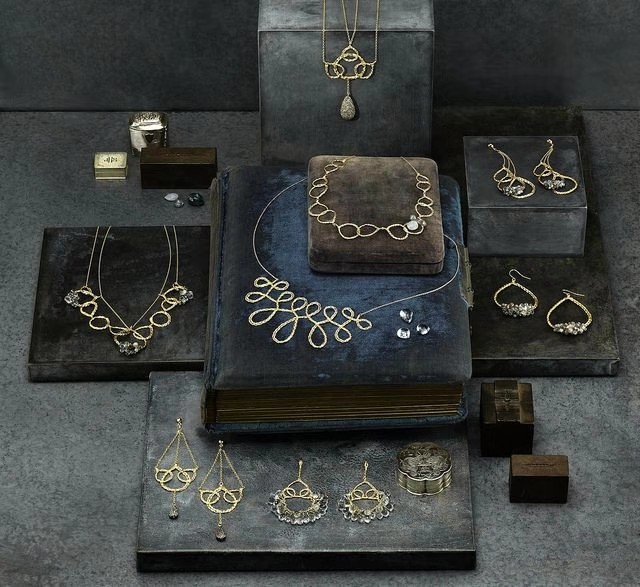 珠宝橱窗道具设计,深圳珠宝道具,首饰道具,首饰包装,珠宝首饰道具