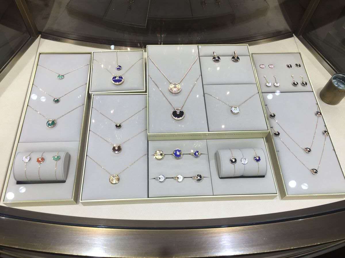 珠宝陈列公司,深圳首饰道具公司,珠宝展示道具,珠宝道具设计,首饰道具
