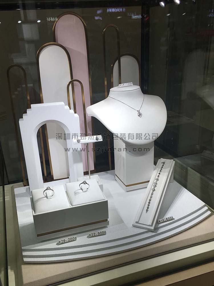 珠宝橱窗道具深圳珠宝包装公司