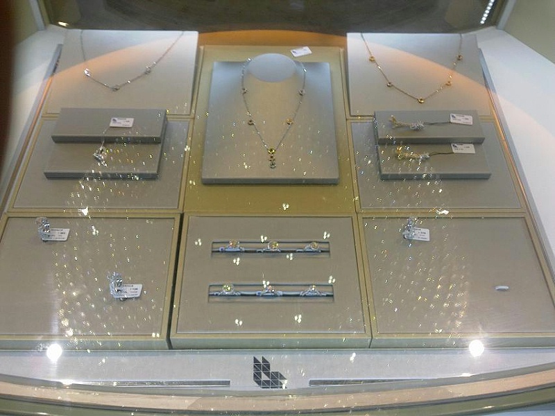 珠宝道具订做,珠宝陈列公司,珠宝陈列设计,珠宝道具陈列,珠宝道具设计